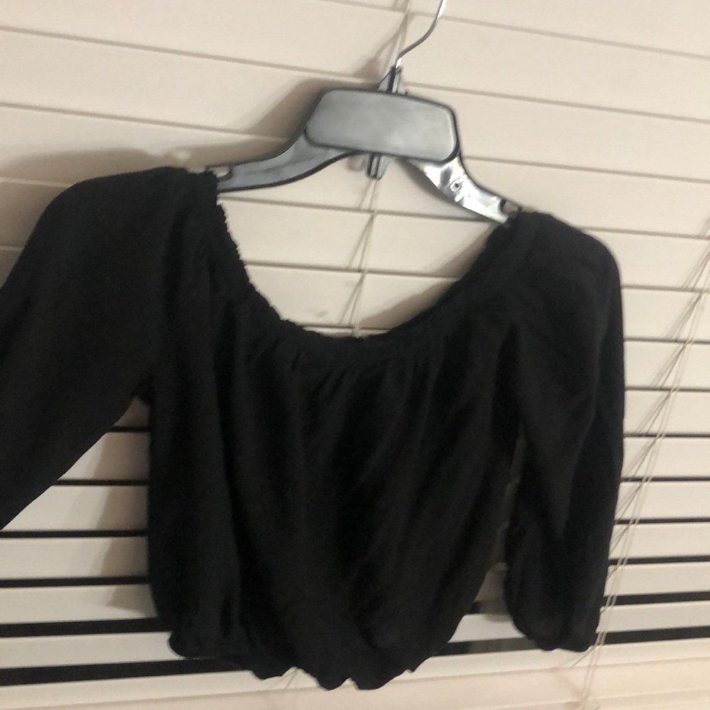 Adorable off the shoulder Brandy Melville top